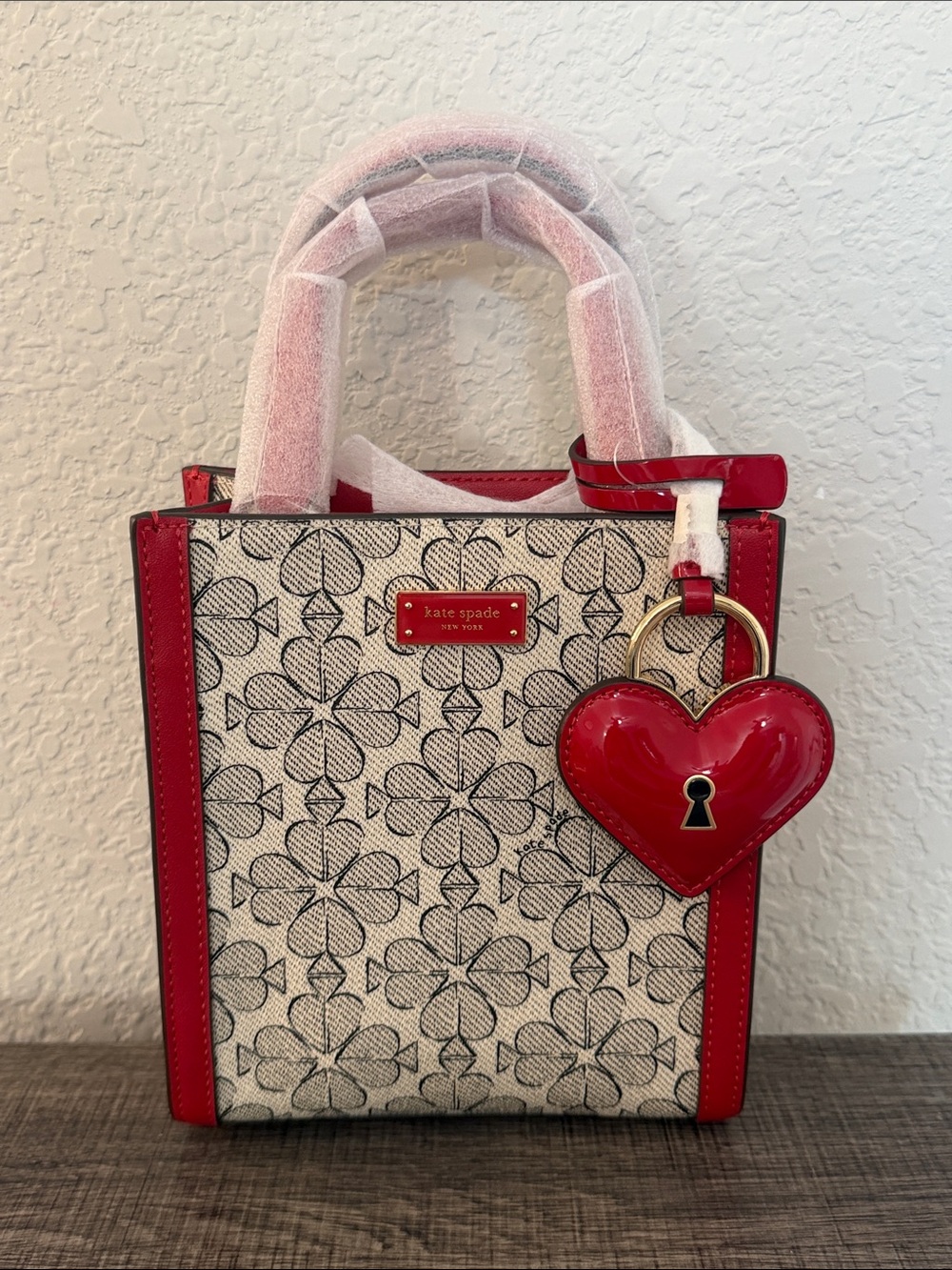 Kate Spade New York Spade Flower
Coated Canvas Manhattan Mini Tote - NWT - Picture 9 of 16
